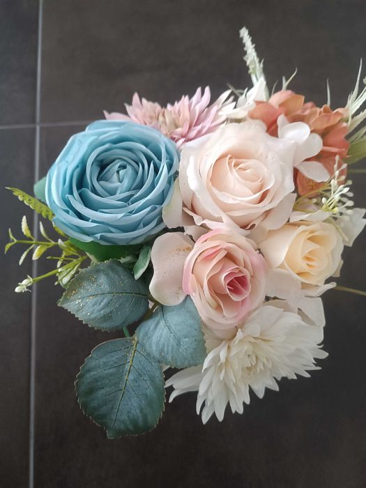 Caixa de flores lindas e cheirosas