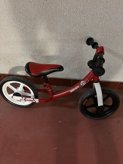 Bicicleta de aprendizagem sem pedais
