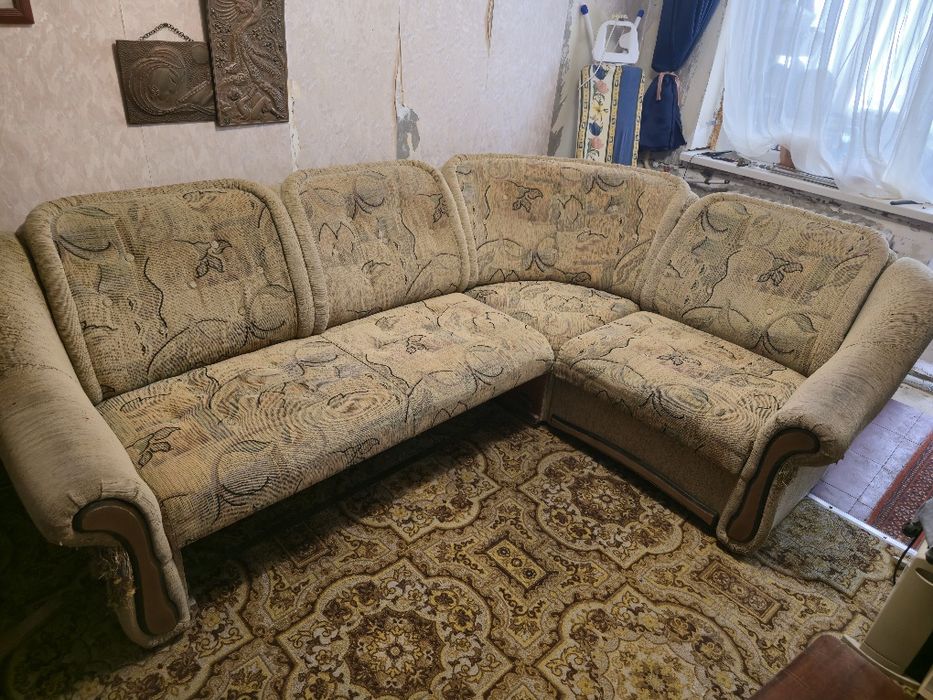 Диванный уголок 2500×1800