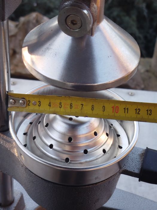 Продам пресс для цитрусовых