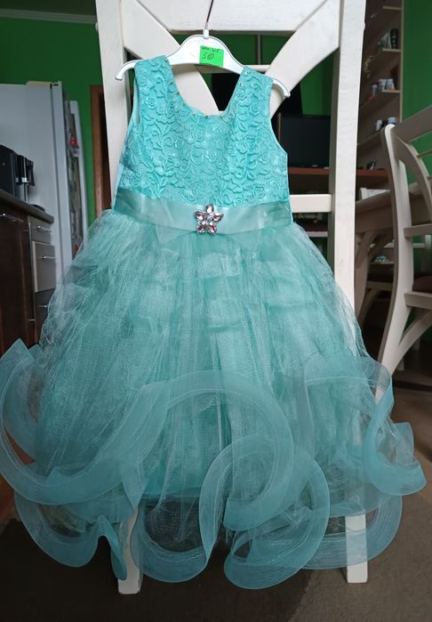 Святкова сукня для дівчинки