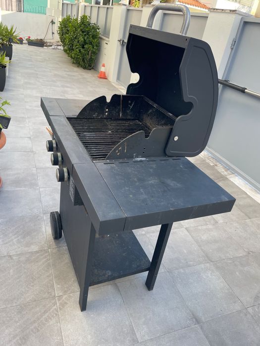 Grill a gás  usado