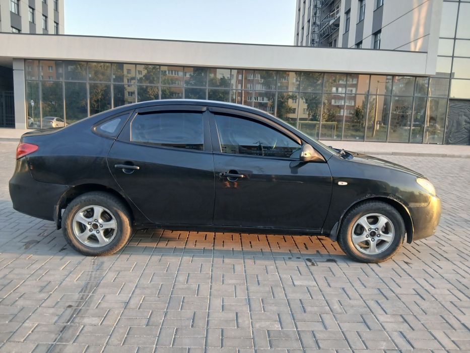 Hyundai Elantra 2.0 газ