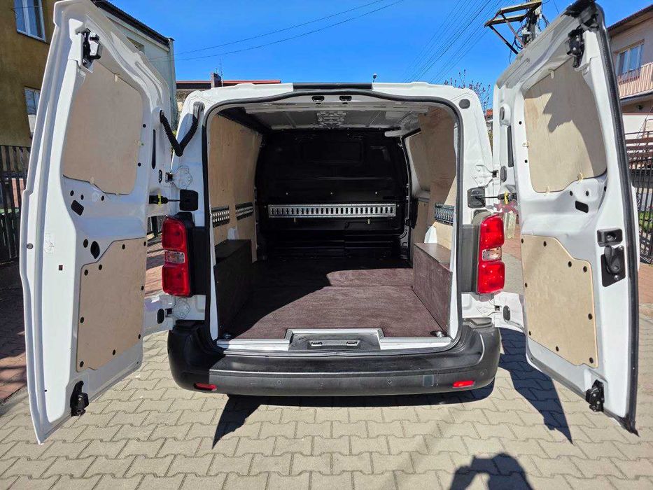Zabudowa zabezpieczenie ze sklejki Opel Vivaro van