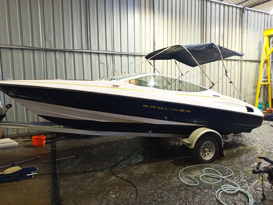 Vendo Bayliner Capri , 4.3 mercruser