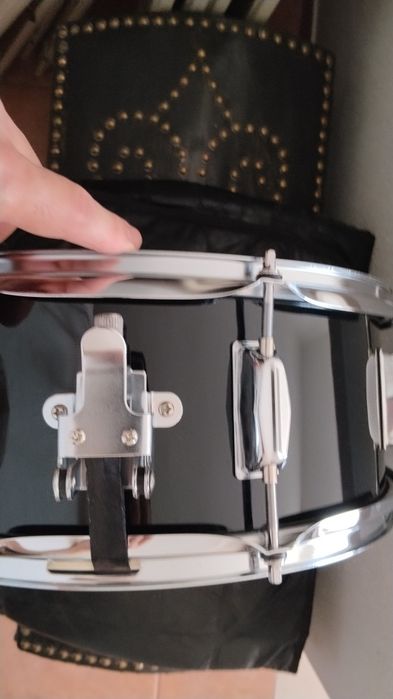 Suporte de tarola da Gear4music e tarola com tamanho  14"/:5.5"
