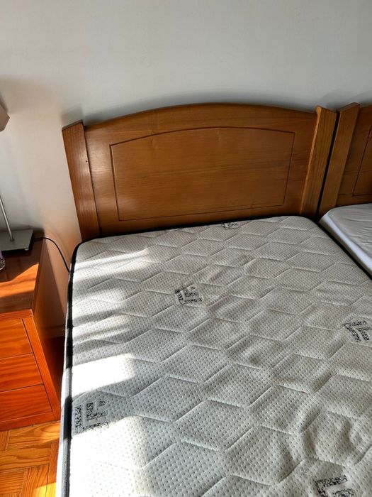 Camas/estrados/colchões de solteiro