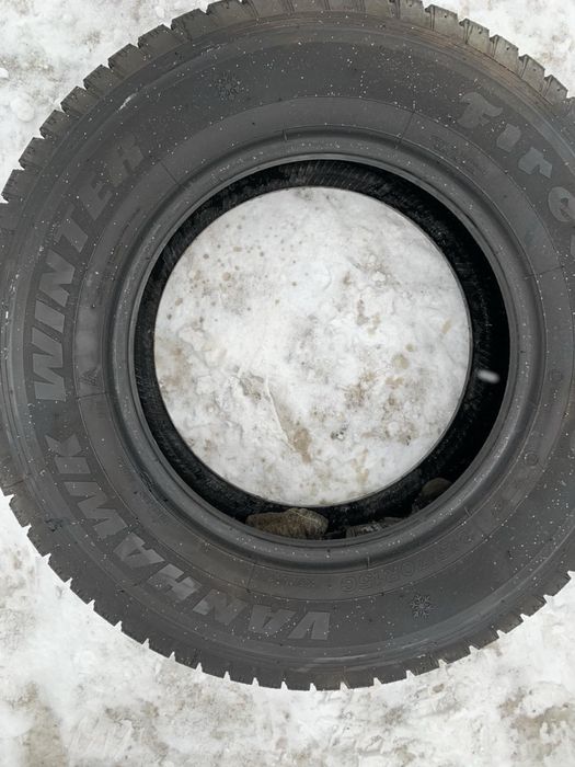 Шини одиночки  215/70 R15C Firestone+Vredestein   10/9  мм