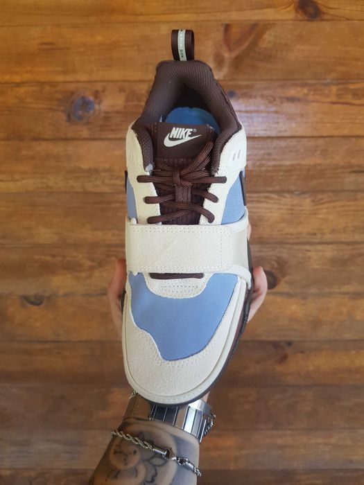 Nike Zoom Field Travis Scott “Leche Blue”