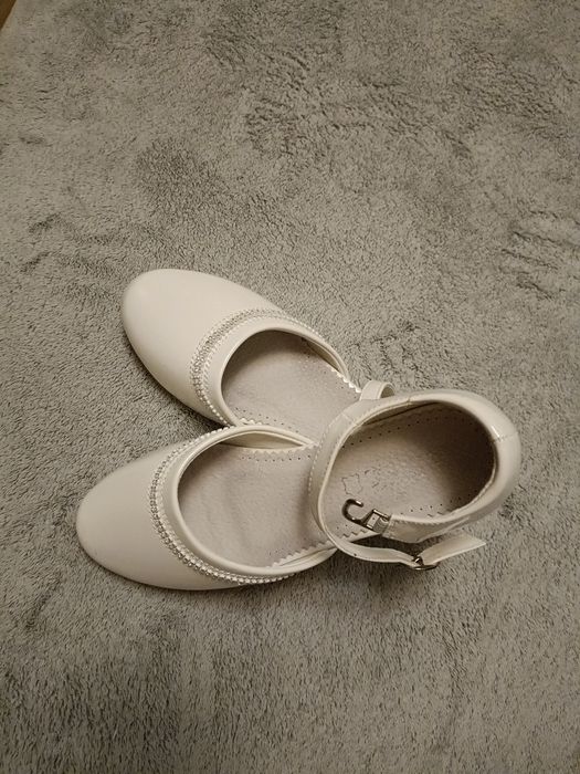 Buty rozmiar 37 dla dziewczynki