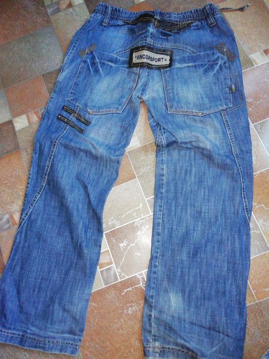 Джинси на хлопців