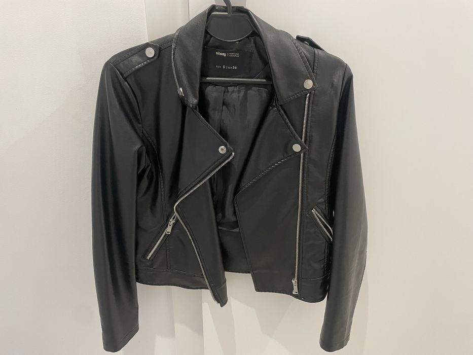 Czarna kurteczka ramoneska rozmiar S