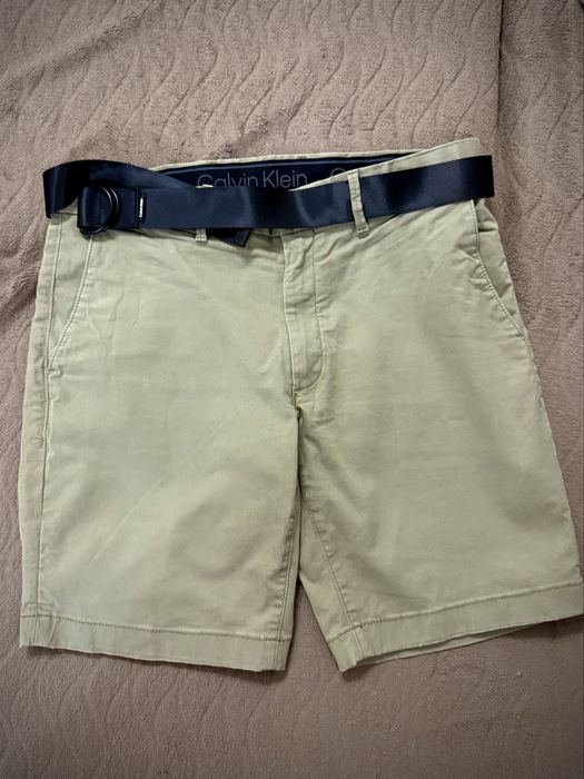 Oliwkowe szorty chino Calvin Klein - bardzo dobry stan!