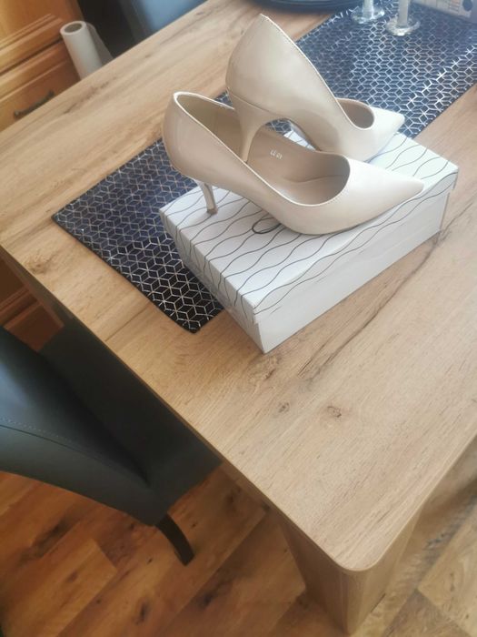 Sprzedam buty damskie roz 37