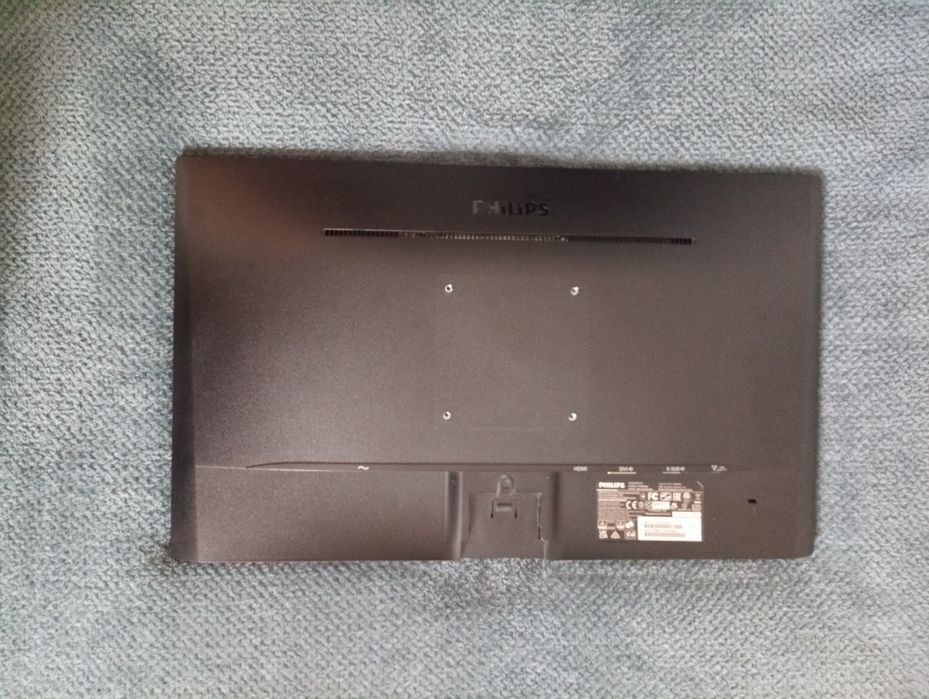 Монітор Philips 243V7Q