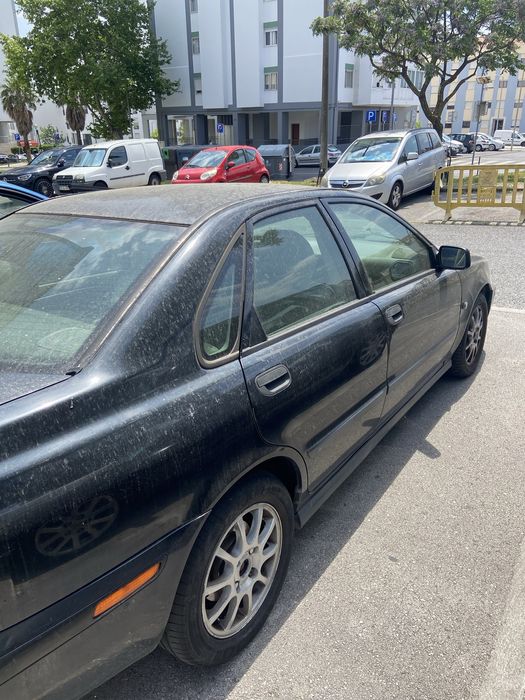 Volvo S40 avariado
