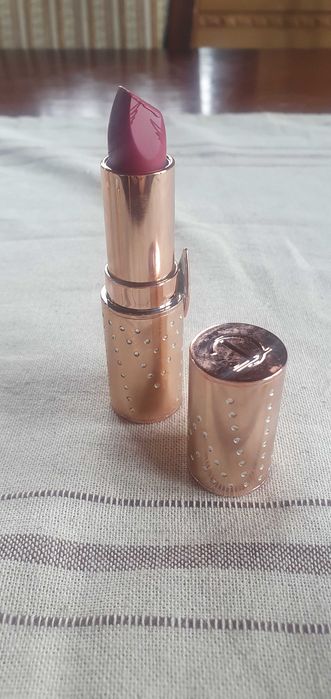 Charlotte tilbury pomadka