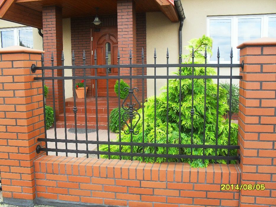 Balustrady francuskie,  Balkonowe Ogrodzenia metalowe  palisadowe kute