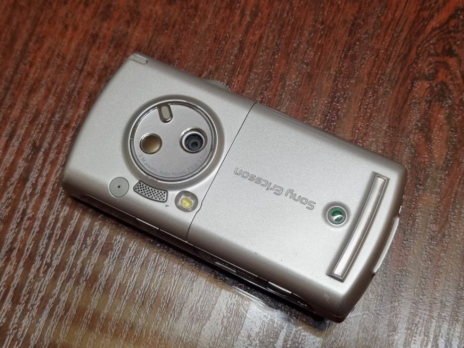 Sony Ericsson P990i