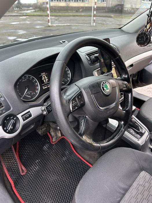 Шкода А5  2012,2.0 дизель,кпп автомат