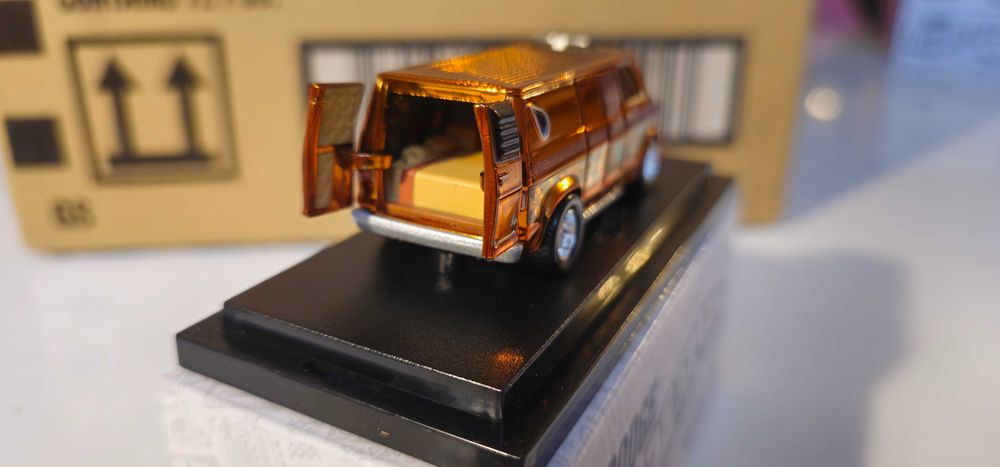 Hot Wheels RLC ‘70s Dodge Tradesman Van