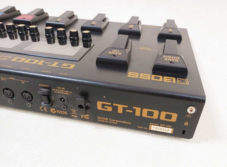 Pedaleira Boss GT-100