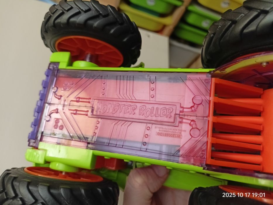 Monster Roller z serii Super Zings pojazd Złoczyńców