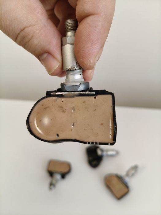 Датчик тиску в шинах