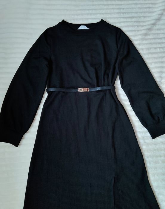 Длинное платье с разрезом - размер М