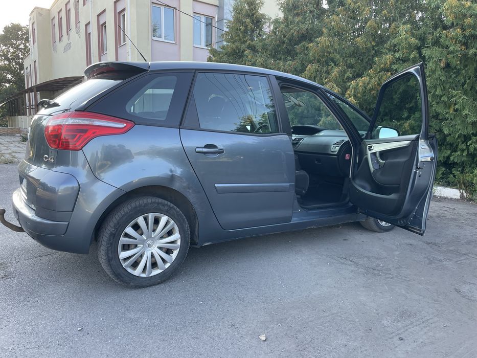 Citroen C4 2010гв 1.6d