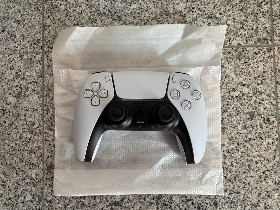 Playstation 5 Pro + Disc Drive/Vertical Stand + Black Plates