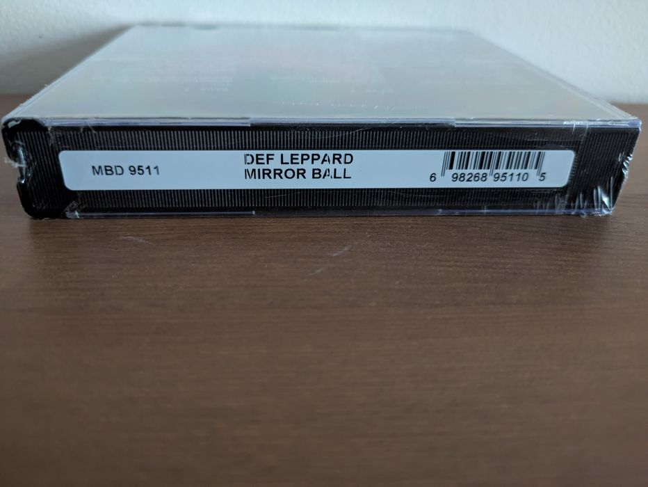 NOVO e SELADO - Duplo CD + DVD " Def Leppard - Live & More "