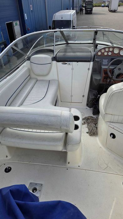 Bayliner 245 Cruiser z przyczepą