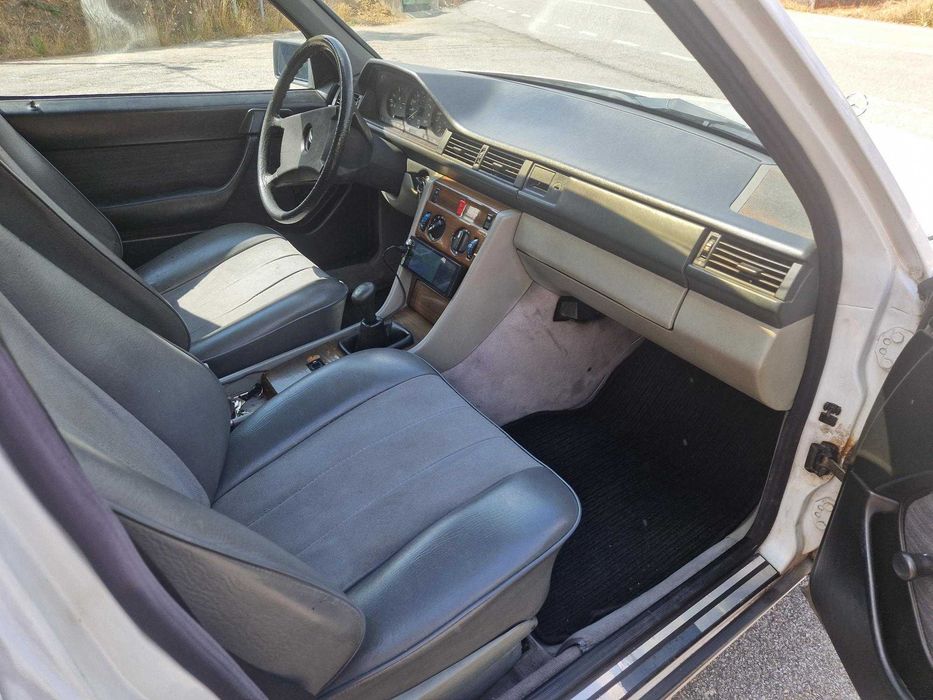 Mercedes W124 250D