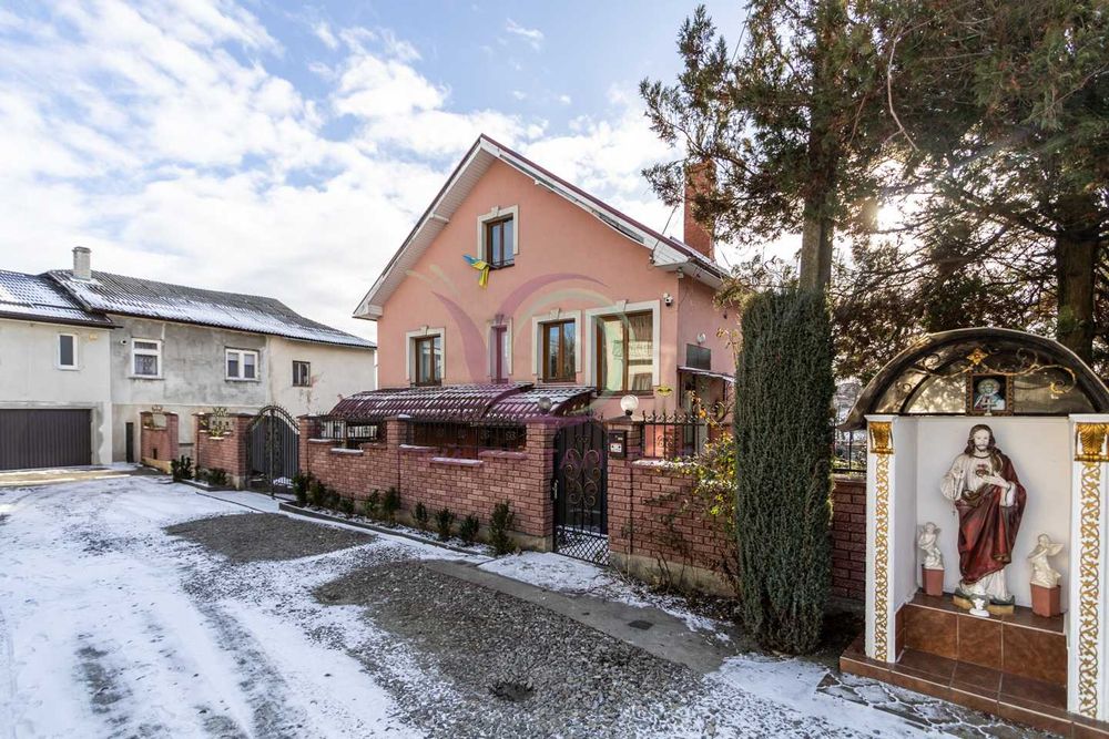 Будинок Угринів передмістя Івано-Франківська Особняк з ділянкою 7сот