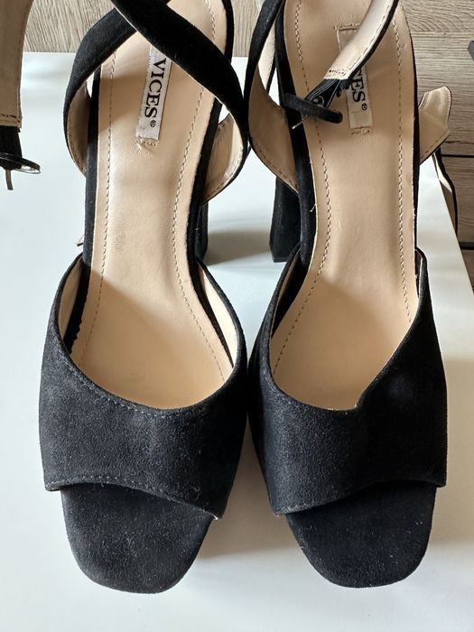 Buty na obcasie sandały na słupku vices