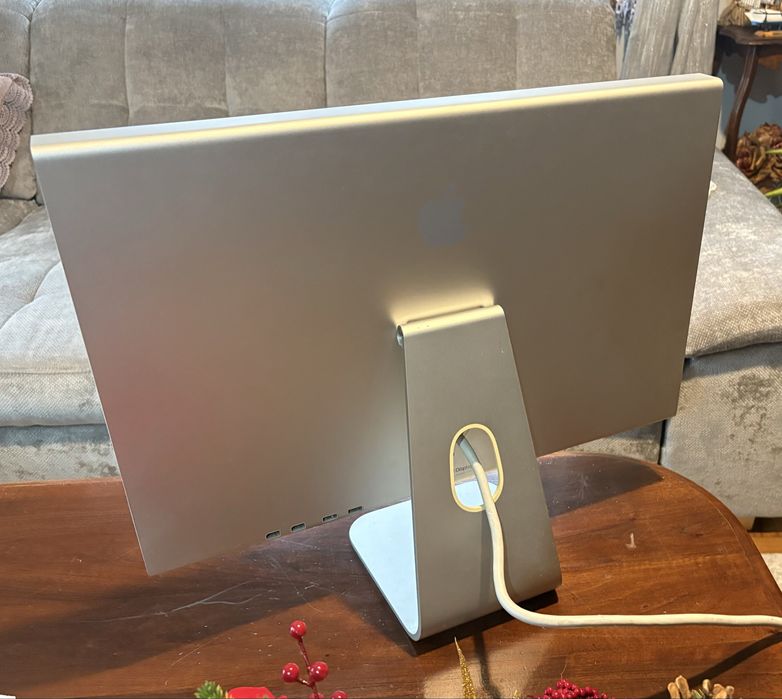 Monitor Apple Cinema Display a1082 22”