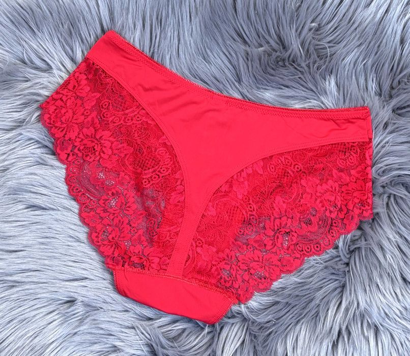 S 36 Intimidao Majtki koronkowe figi damskie ala stringi