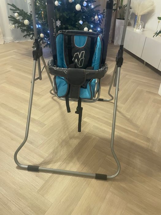 Chustawka stojąca dla dziecka