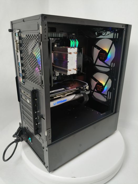 Komputer Gamingowy Ryzen 7 5700, RTX 5070, 32 GB,SSD,Win 11 Pro