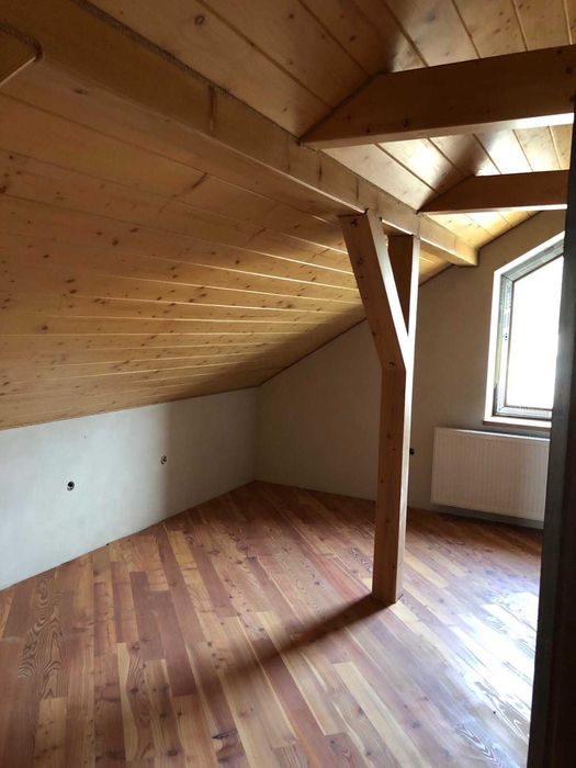 Будинок з ремонтом близько Львова