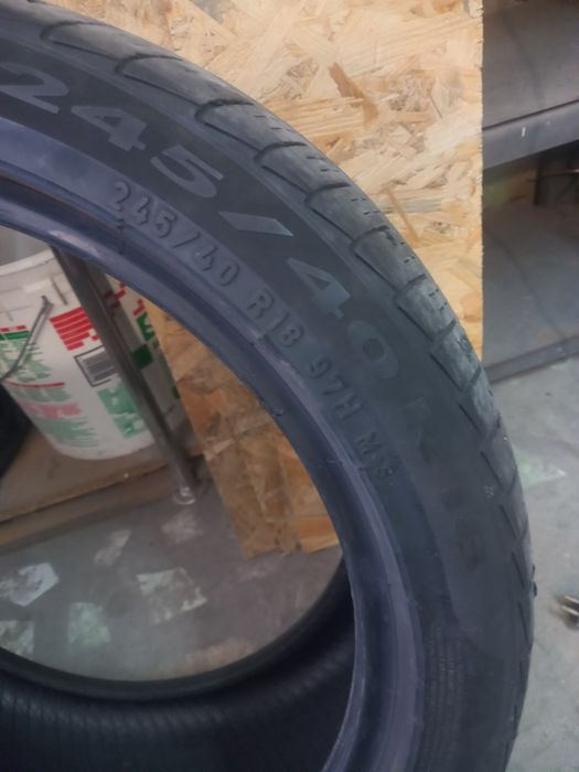 Продам б/у шины Pirelli 245/40R18