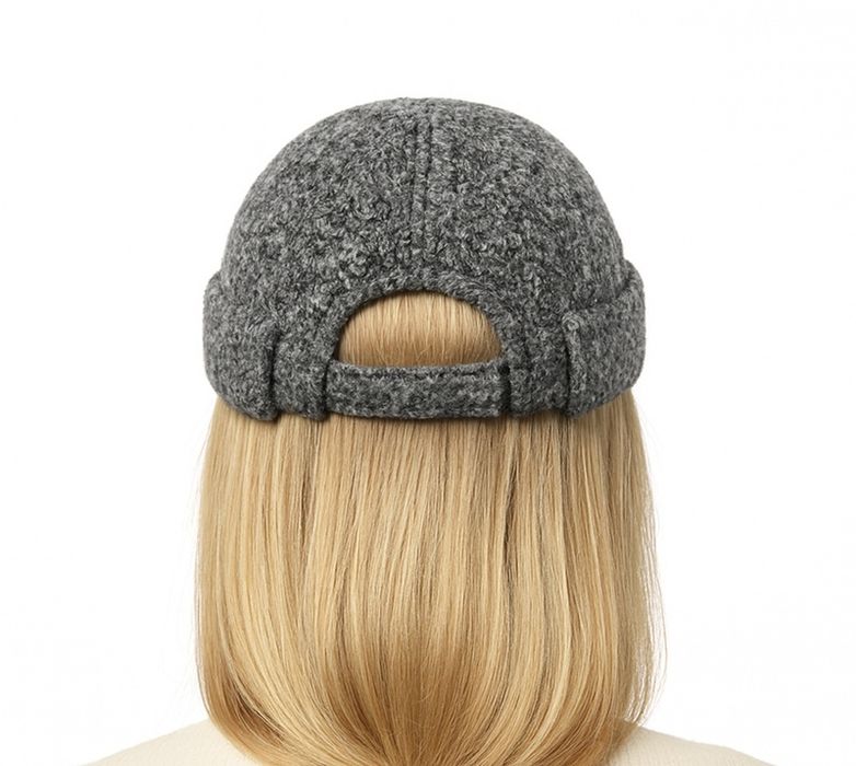 Жіноча хутряна кепка-докер Баранчик