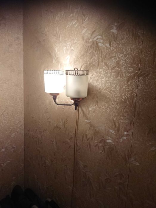 Żyrandol plus lampka ścienna -zestaw głęboki PRL (lata '60).
