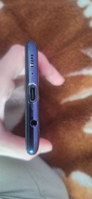 Телефон Samsung A515