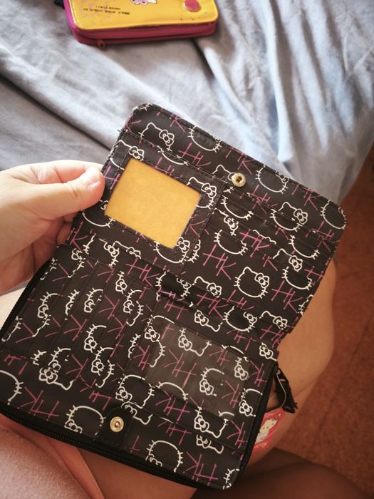 Duas carteiras hello Kitty
