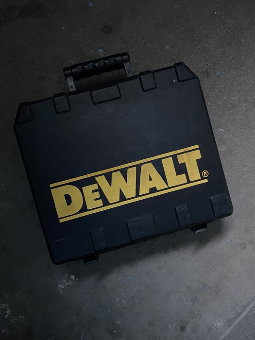Шуруповерт DeWalt DCD 945B2