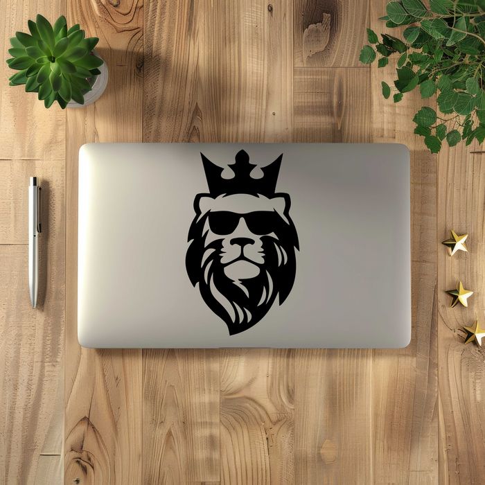 Naklejka LION KING, KRÓL LEW - 14x8cm - na telefon, laptop, samochód