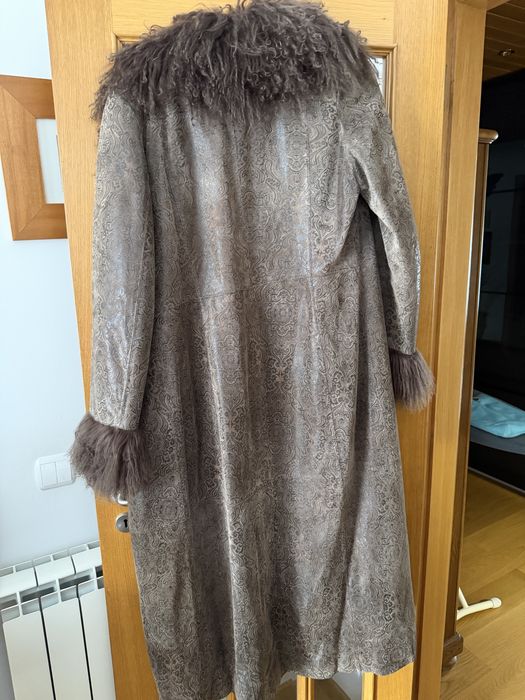 Casaco comprido pele