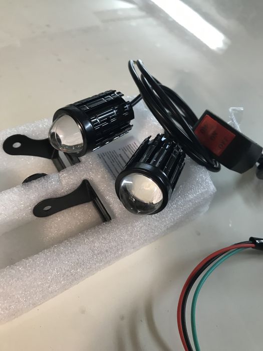 Світлодіодна двокольорова доп фара для мотоцикла або скутера з кнопкою